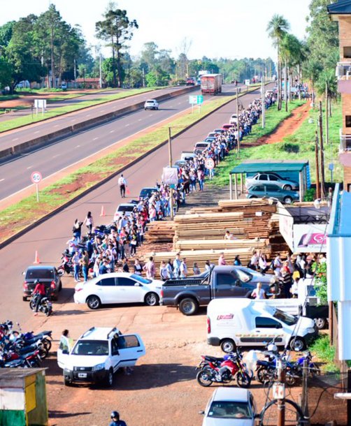 Más de 10 cuadras de cola para 15 puestos de trabajo 