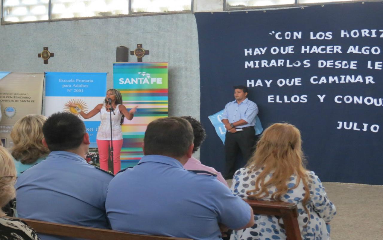 Las puertas están abiertas para ir a la escuela