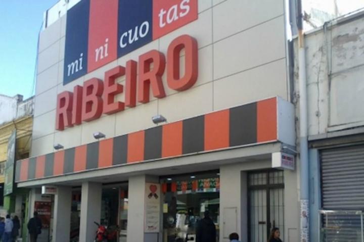 Ribeiro cerró otros tres locales