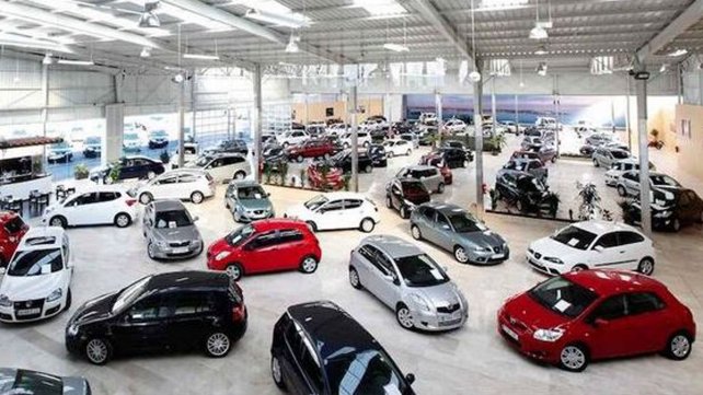 Se desplomó 43 % la venta de autos