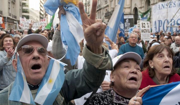 Créditos Anses: rebajan intereses y no pagan cuotas