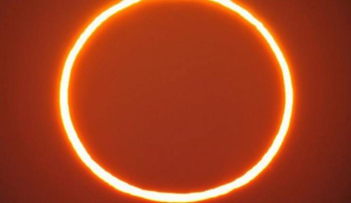 Impactante “anillo de fuego” en el último eclipse del año