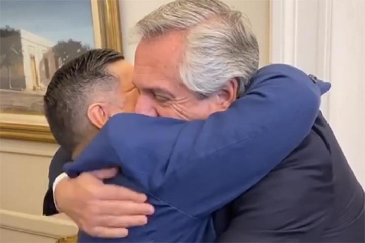 Alberto Fernández con Diego Maradona