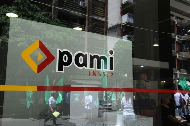 PAMI: congelan sueldos de funcionarios y gerentes