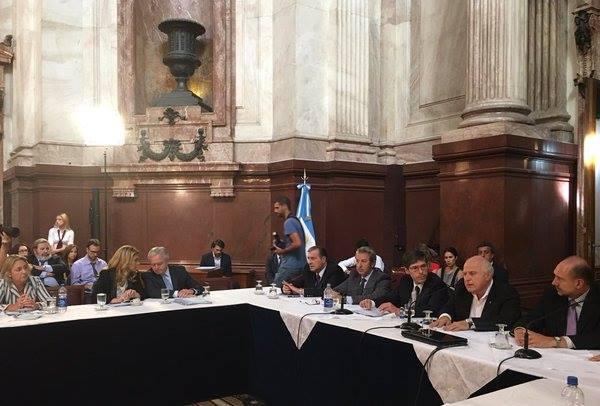 Lifschitz apoyó el pago a los fondos buitre