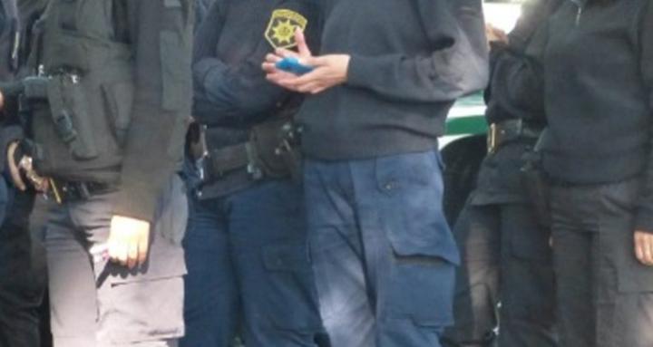 Prohíben el uso de celulares a policías
