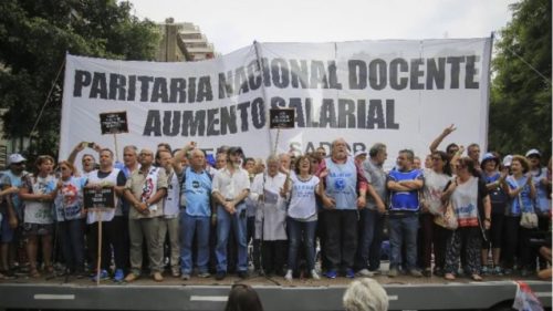 Docentes nacionales con piso salarial de $ 23.000