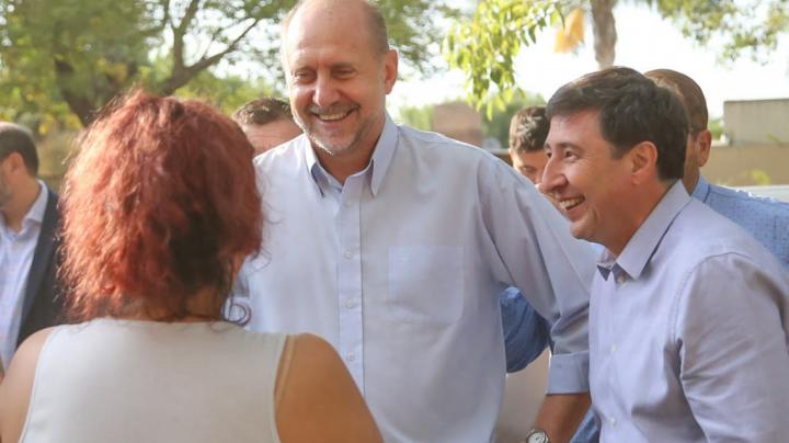 Perotti y Arroyo entregaron la Tarjeta Alimentar número un millón