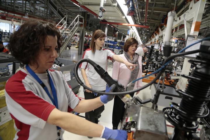 El 36 por ciento de los hogares tiene una mujer como sostén económico