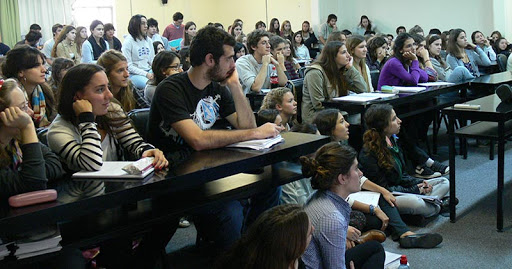 Instan a universidades a dar clases virtuales