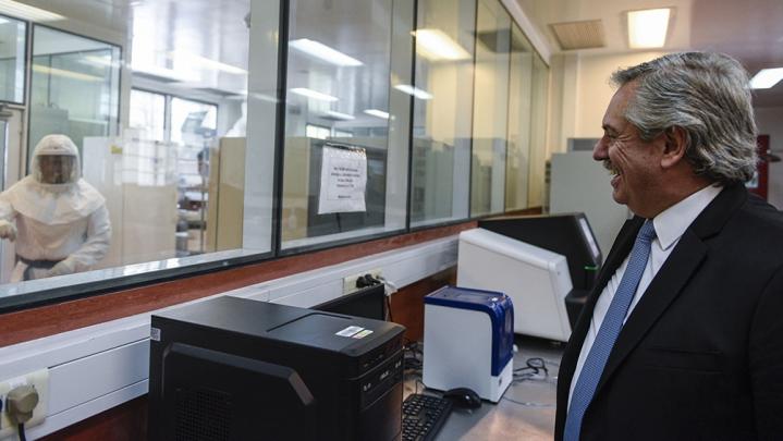 El presidente visitó el Instituto Malbrán