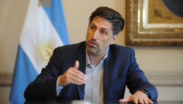 Trotta: sin vacuna, no habrá clases “normales”  
