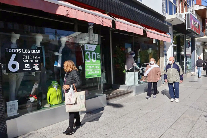 ¿Cuarentena feliz?: Mar del Plata abre todos los comercios