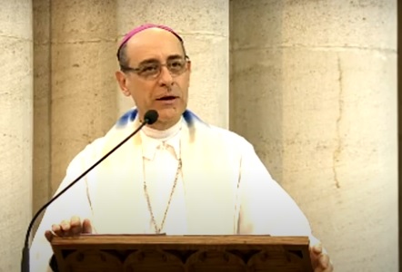 Arzobispo pidió dejar los “problemas de la clase media” 
