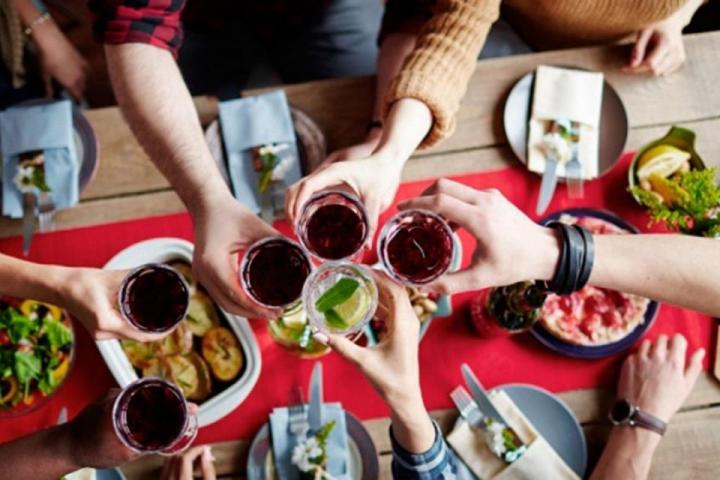 Piden desestimar las reuniones sociales o entre amigos