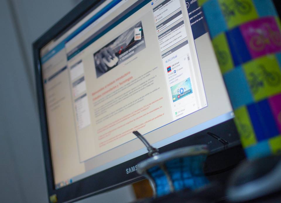 Más de 3000 alumnos estudian a distancia en la UNL