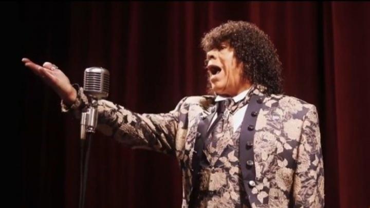 La Mona Jiménez reversionó el Himno Nacional