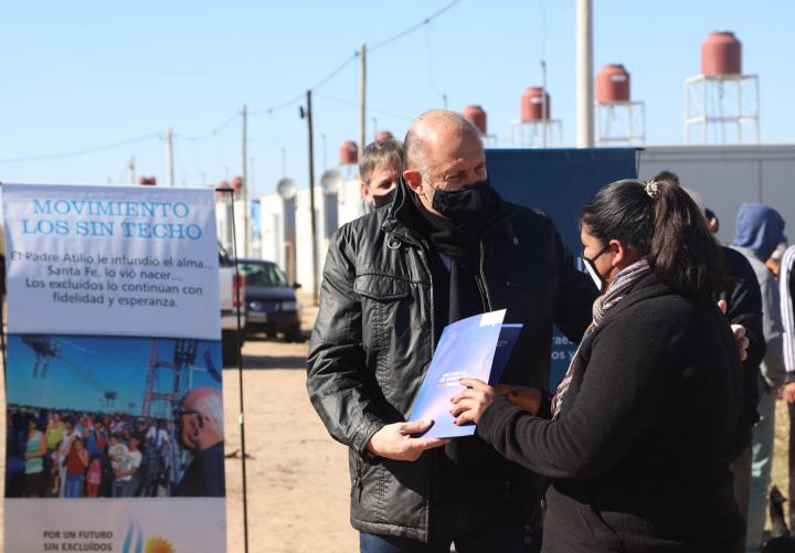 Perotti asumió el compromiso de “una Santa Fe sin ranchos” 