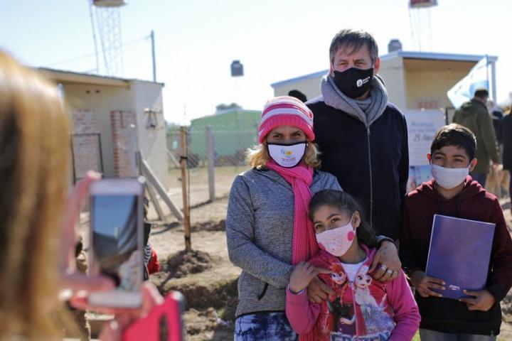 Vecinos de Santa Fe, del rancho a la casa de material