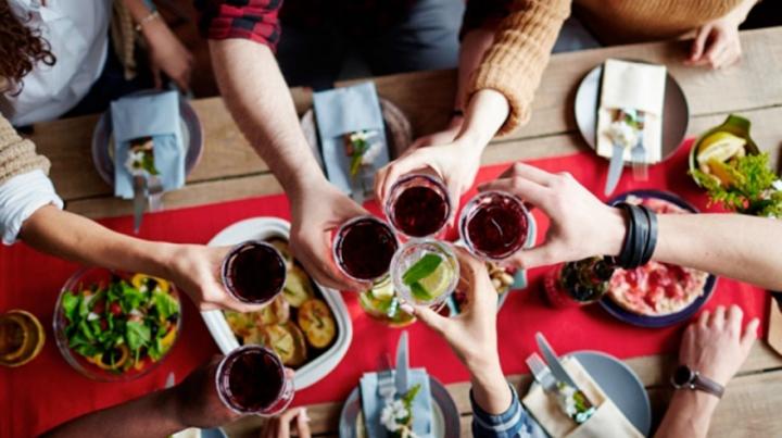 Suspenden reuniones sociales en todo el país