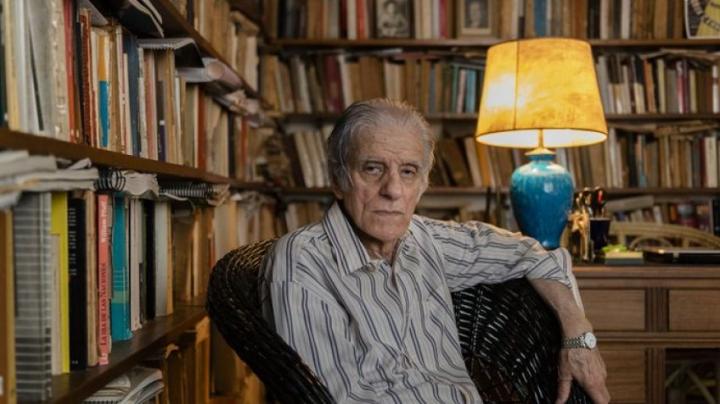 Filósofo anticuarentena, internado con covid