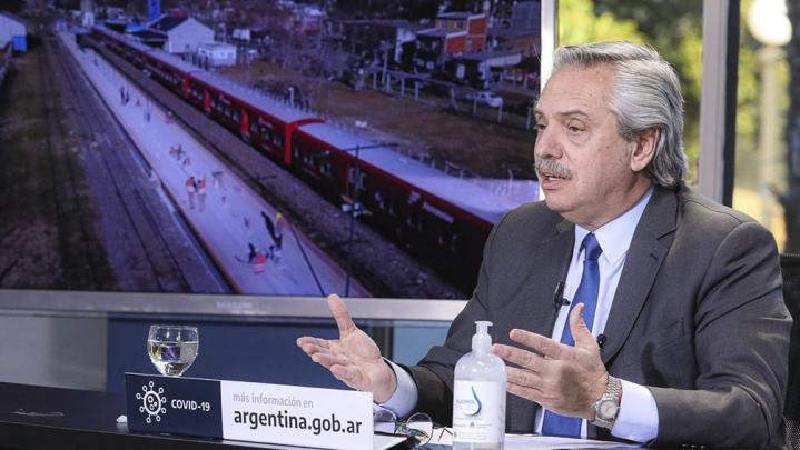 Fernández habló de las dos pandemias