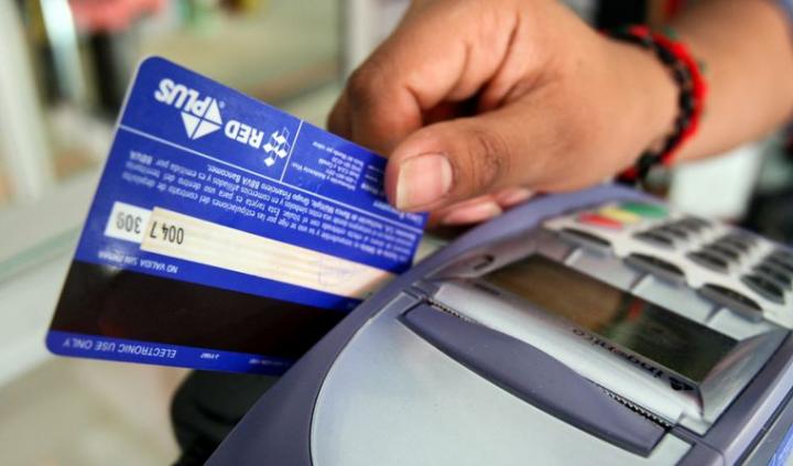 Tarjeta de crédito: el resumen se podrá pagar en 12 cuotas