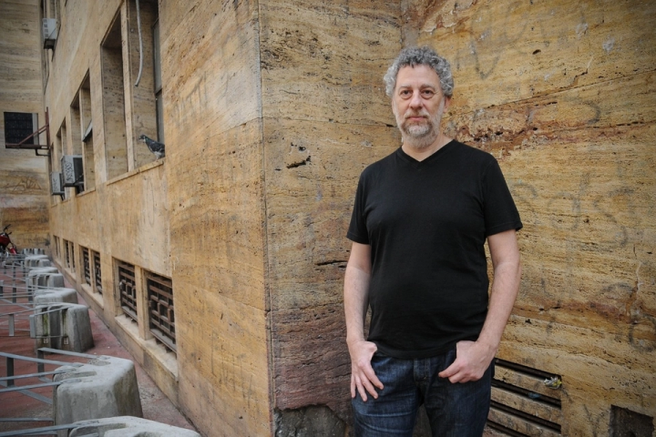 ¿Por qué fracasan las estrategias para frenar los contagios de coronavirus?