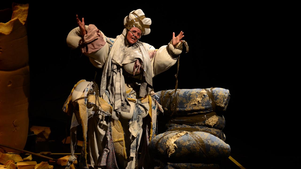 “Bufón” en el ciclo Mujeres al Rosa