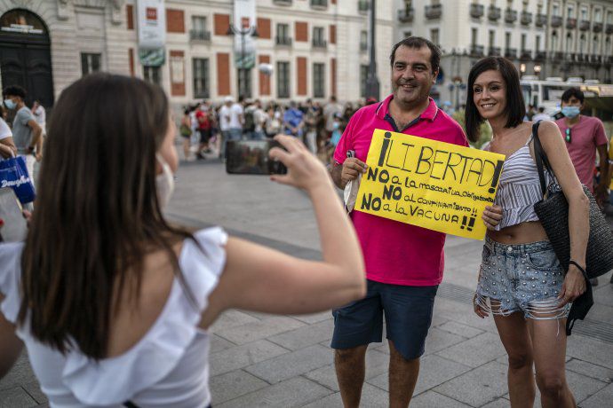 Covid sin freno en Madrid: 2.500 docentes dan positivo