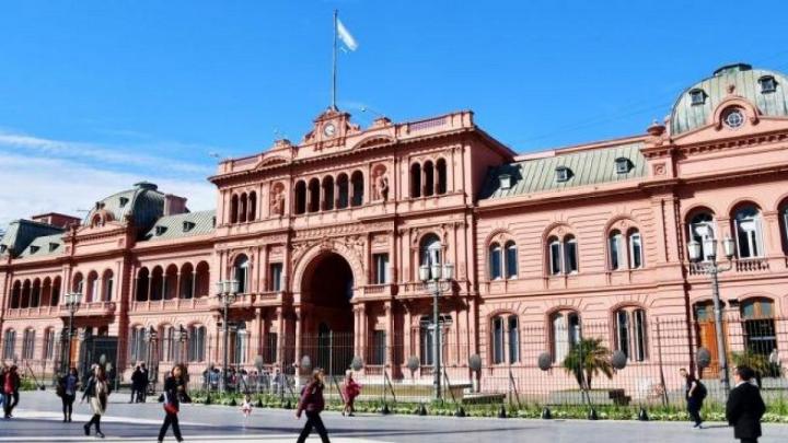 El Gobierno congeló el sueldo de los funcionarios políticos