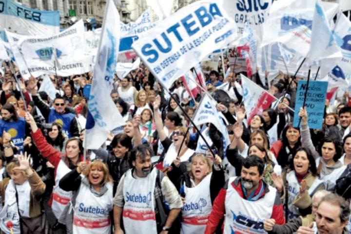 Maestros bonaerenses aceptan la oferta de Kicillof