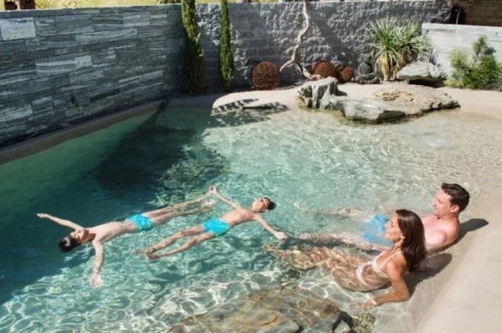 Verano en casa: furor por las piletas de arena