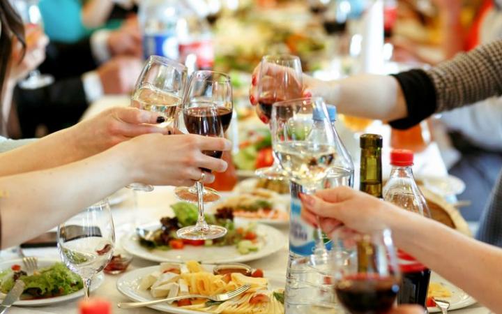 Día de la Madre: no habilitan reuniones familiares