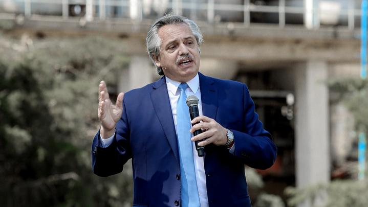 Alberto: “Devaluar es una máquina de crear pobreza” 