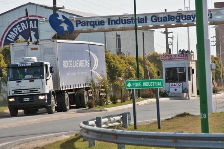 Reabre fábrica de neumáticos y genera 80 empleos