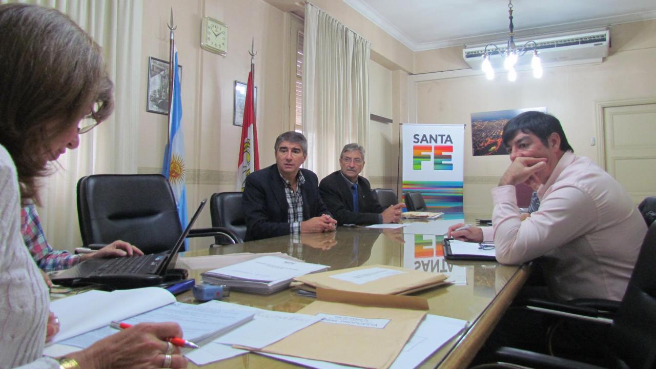 Kilómetros de cables para reforzar la red eléctrica en Santa Fe