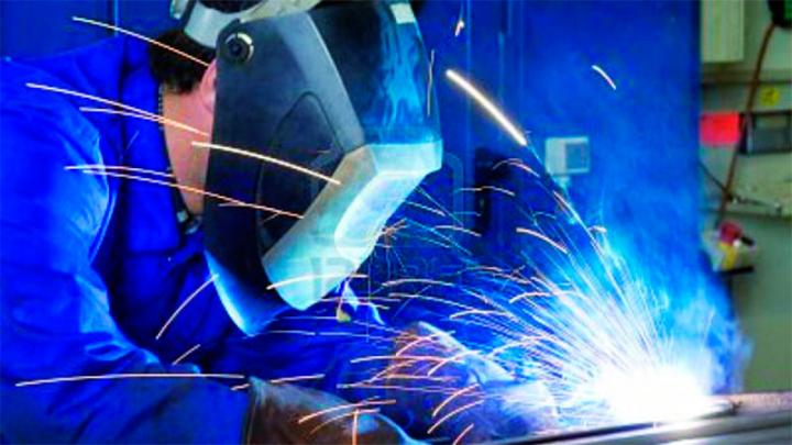 La UOM cerró paritaria con suba récord de 39,6 %