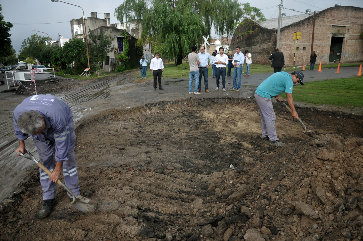 Santa Fe: más pavimento, más seguridad para peatones y vehículos