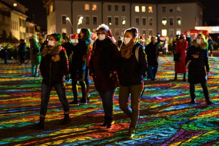 Suiza decreta confinamiento nacional de un mes 