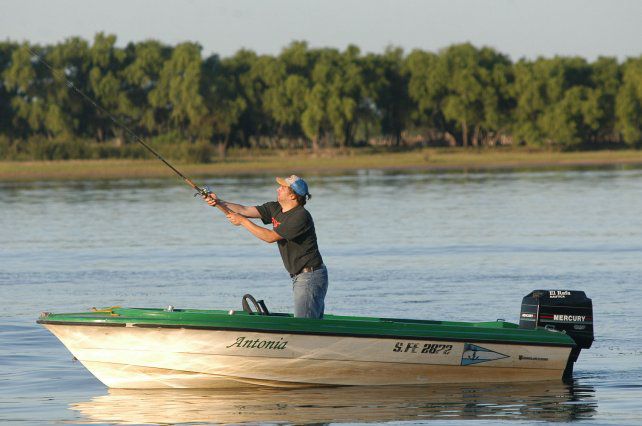 Santa Fe propuso 3 días de pesca comercial por semana 