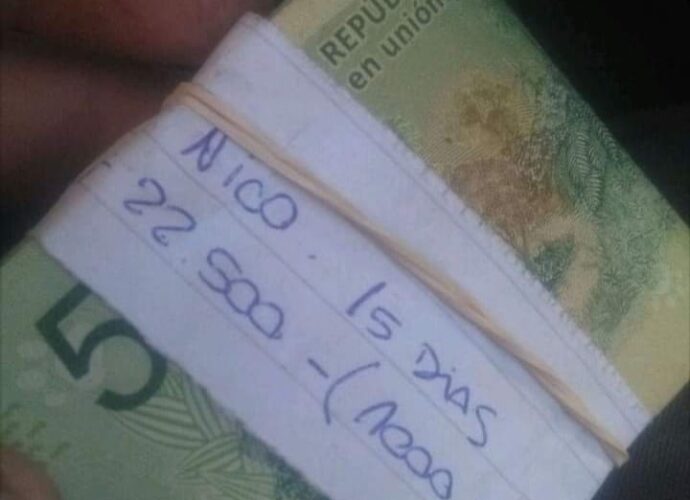 Un albañil encontró 21 mil pesos y los devolvió