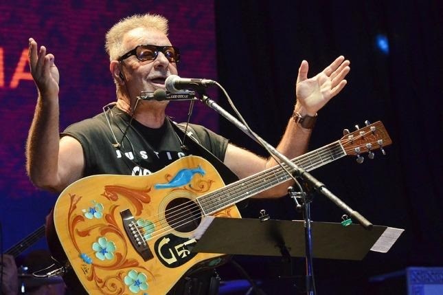 León Gieco y el emotivo homenaje al Hospital Cullen