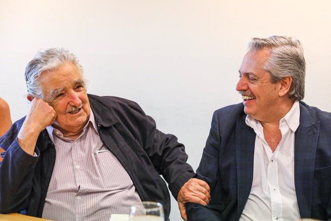 El Gobierno argentino condecoró a Pepe Mujica 