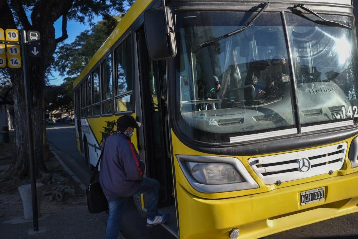 El boleto de colectivo se fue a $ 42,35