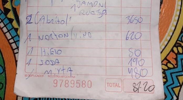 Turistas pagaron casi $ 9.000 por una cena