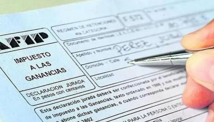 Sueldos menores a $ 150.000 no pagarían Ganancias