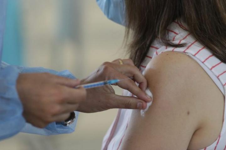 Justifican la ausencia laboral para ir a vacunarse