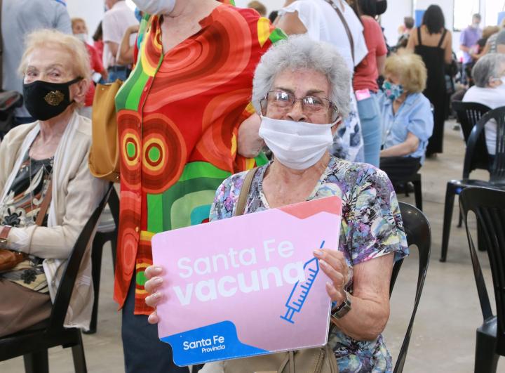 Santa Fe retomó la vacunación a adultos mayores
