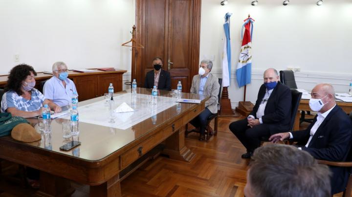 Estatales igual que docentes: 35 % de suba salarial